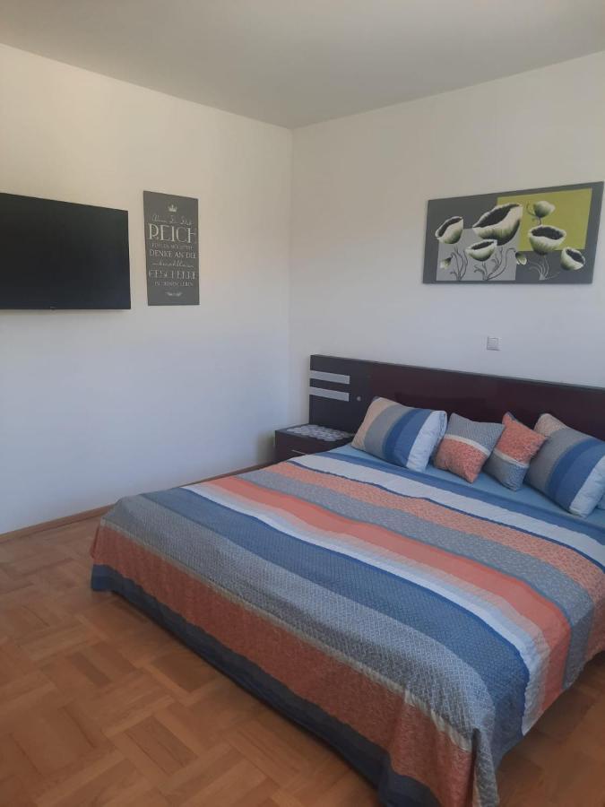 Wohnhaus City Sued Herzogsdorf Dış mekan fotoğraf