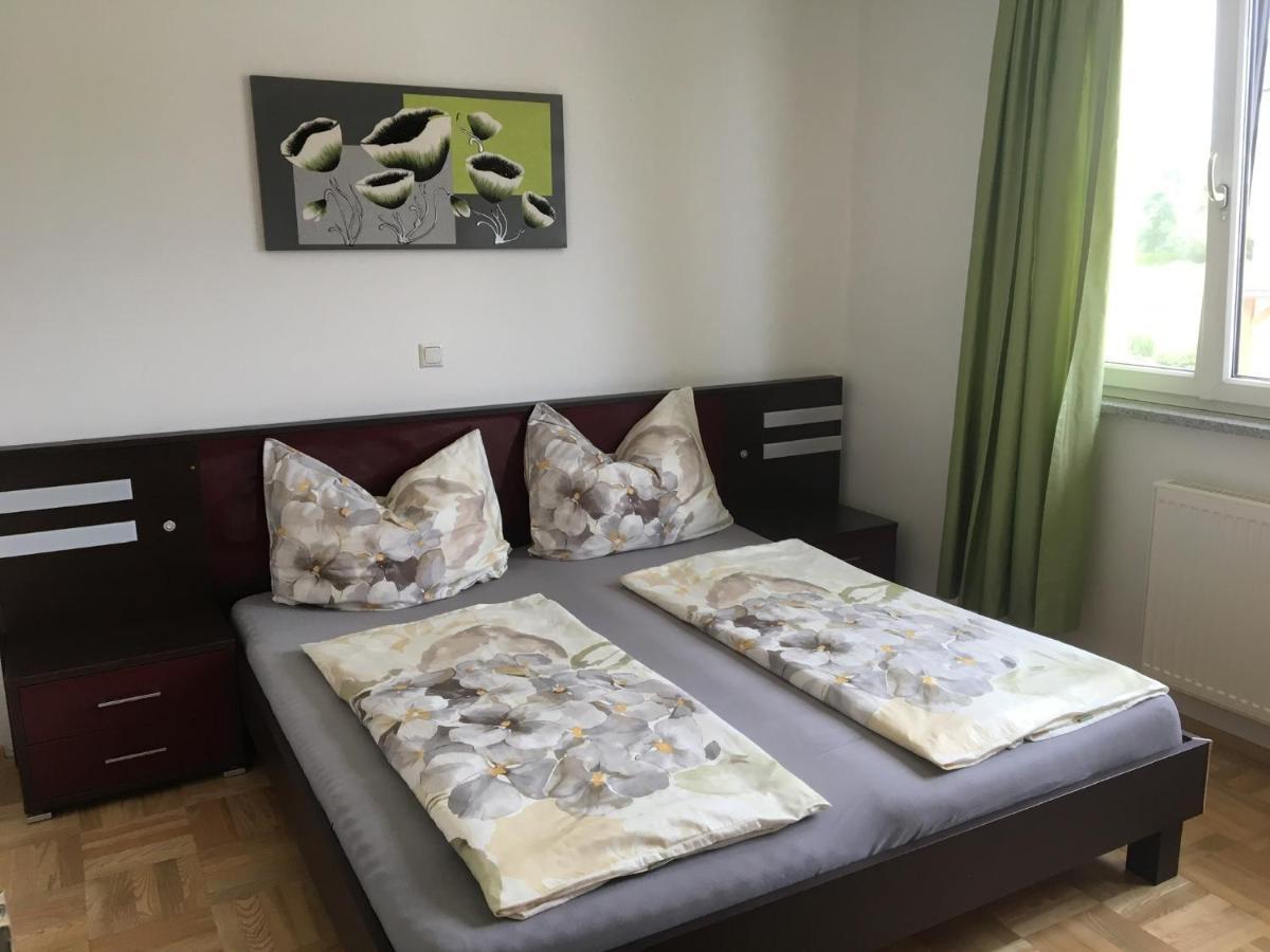 Wohnhaus City Sued Herzogsdorf Dış mekan fotoğraf