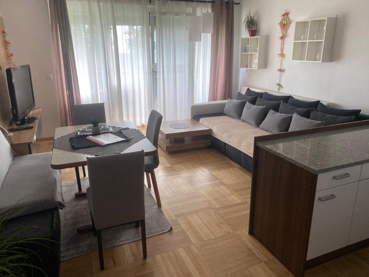Wohnhaus City Sued Herzogsdorf Dış mekan fotoğraf